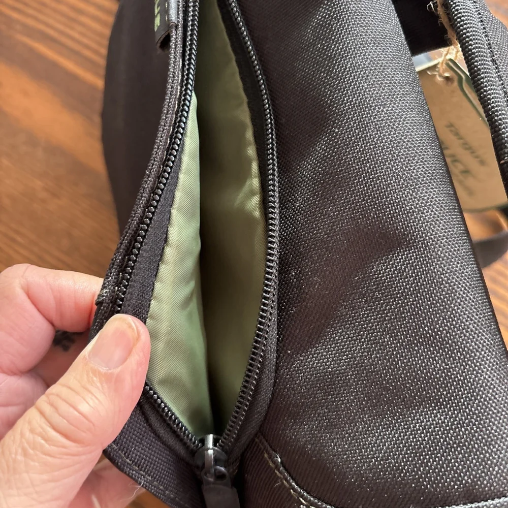 targus spruce ecosmart bag for ipad tablets and netbooks